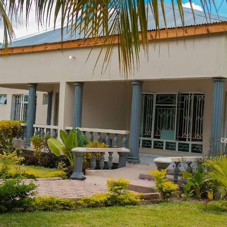 Adams Lodges Ltd Mangochi المظهر الخارجي الصورة